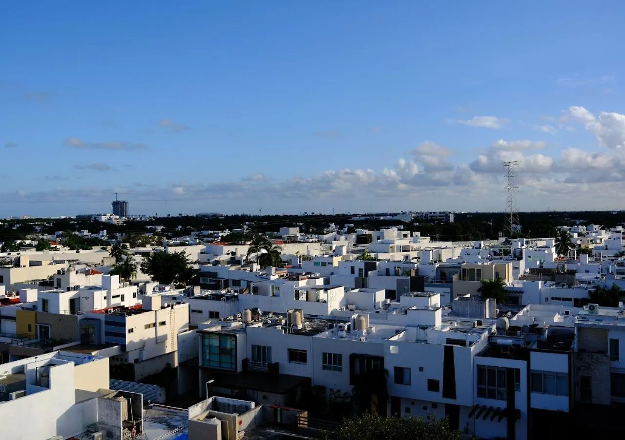 Cumbres Gardens Cancun Apartment